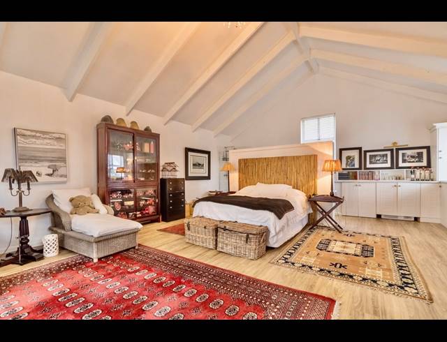 5 BEDROOM HOUSE FOR SALE IN GROTTO BAY